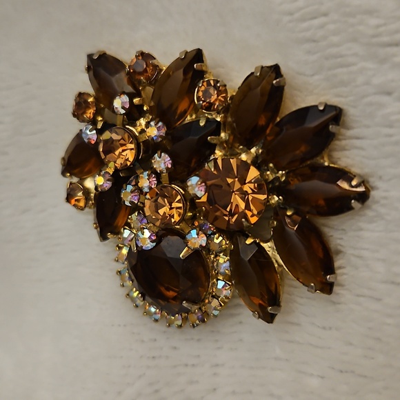 Vtg JULIANA Crystal Topaz Floral Aurora Borealis Brooch - Picture 2 of 6